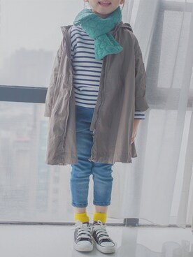 「アイテム（トレンチコート、グレー系）」を使った、方吉儿61さん（キッズ・110cm）の冬コーディネート