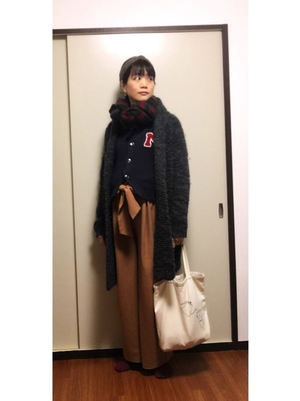 「ニットonニット、ロングカーディガン、妊婦、もこもこ、キッズアイテム、ヘアバンド、スタイルアップ、お団子ヘアー」｜「JOURNAL STANDARDのアイテム（カーディガン/ボレロ、グレー系）」を使った、くまこ…♋︎さん（レディース・167cm）の冬コーディネートの1枚目の写真