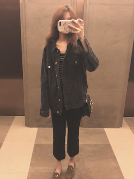 「アイテム（ローファー、グリーン系）」を使った、竹竿小夫さん（レディース・163cm）の冬コーディネート