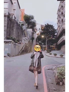 「アイテム（ローファー、グリーン系）」を使った、竹竿小夫さん（レディース・163cm）の冬コーディネート