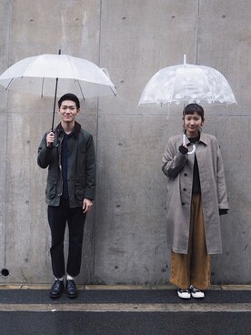 「カップル」｜「アイテム（ステンカラーコート）」を使った、kanta&mayukoさん（メンズ・178cm）の春コーディネート