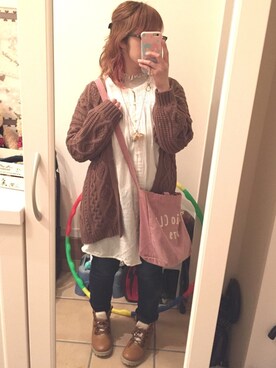 「ケーブルカーディガン」｜「アイテム（アクセサリー）」を使った、Sayuさん（レディース・153cm）の冬コーディネート