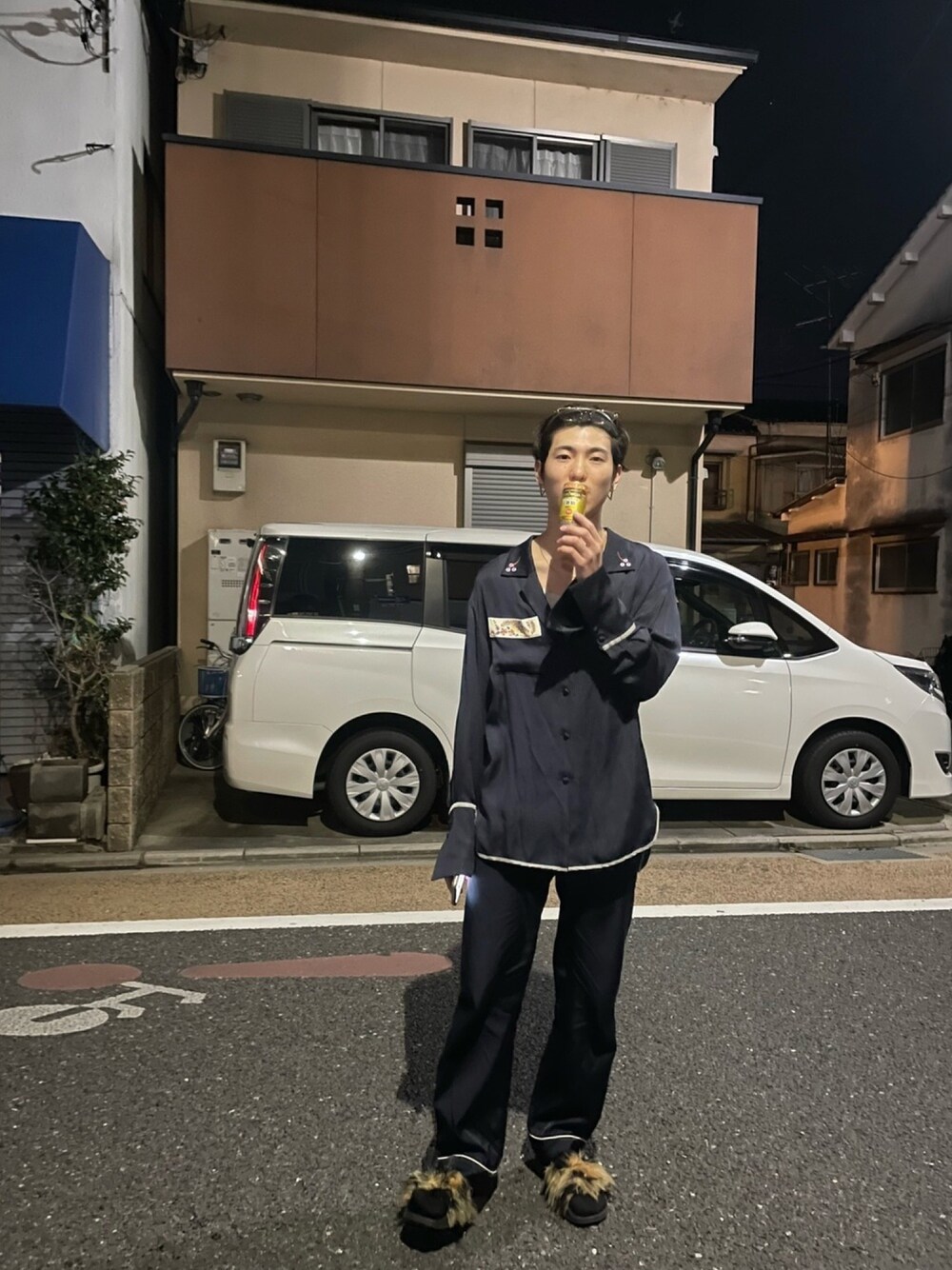 「今日のコーデ、シンプルコーデ、おしゃれさんと繋がりたい、いいね、save、フォローお願いします🤑、メンズコーデ、メンズファッション」｜「mameのアイテム（シャツ/ブラウス、ブルー系）」を使った、nishikawashotaroさん（メンズ・172cm）の冬コーディネートの1枚目の写真