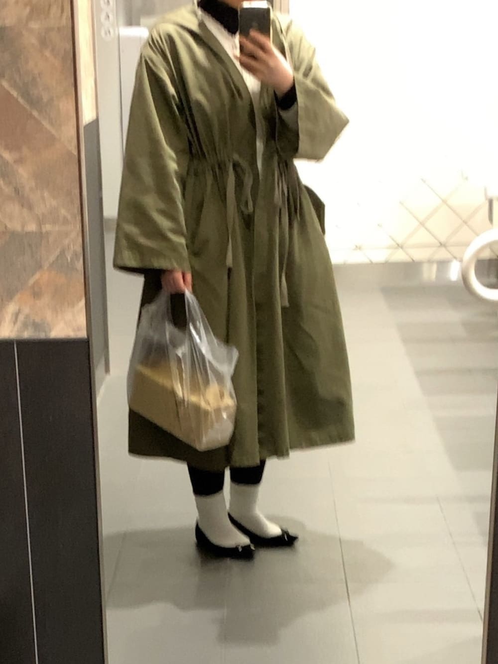「フランス古着、フランスヴィンテージ、VINTAGE、used、無印良品、KBF、古着、ヴィンテージ」｜「KBFのBIGフーディコート（その他アウター、グリーン系）」を使った、３９さん（レディース・160cm）の冬コーディネートの1枚目の写真