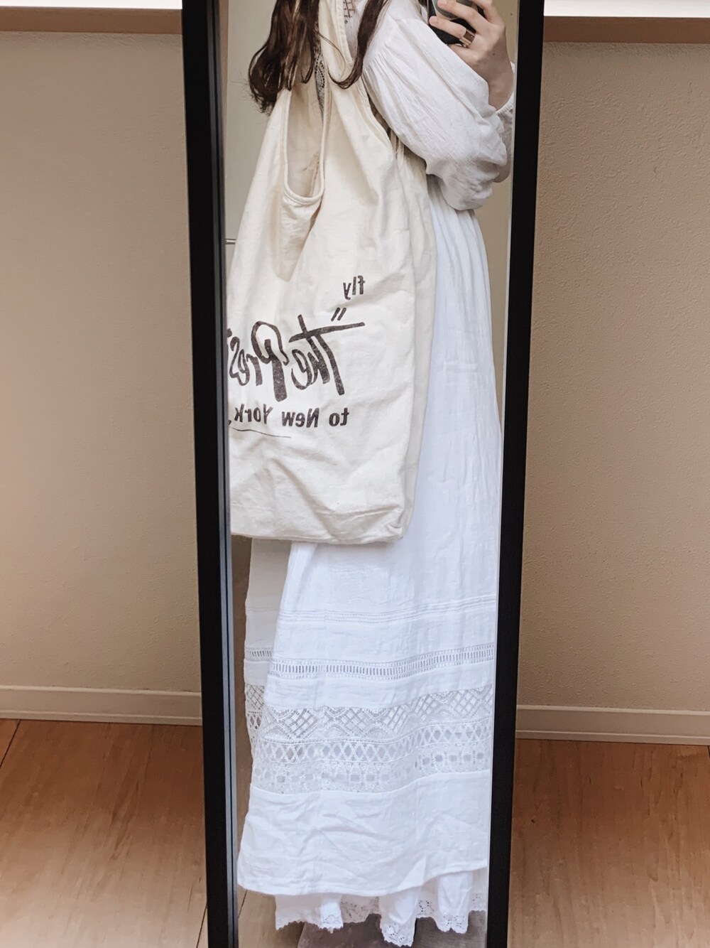 「ヨーロッパ古着、アメリカ古着、古着、ヴィンテージ、vintage、フランス、フランス古着、used」｜「VINTAGEのアイテム（バッグ、ホワイト系）」を使った、３９さん（レディース・160cm）の春コーディネートの1枚目の写真