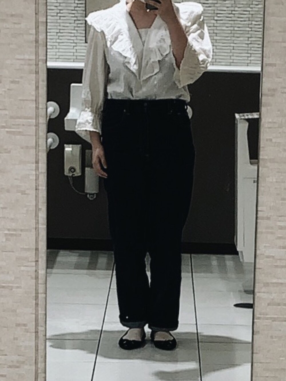 「vintage、レーストップス、フランス古着、France、ヨーロッパ古着、ヨーロッパ、used、ヴィンテージ、デニム、デニムパンツ」｜「VINTAGEのアイテム（シャツ/ブラウス、ホワイト系）」を使った、３９さん（レディース・160cm）の夏コーディネートの1枚目の写真
