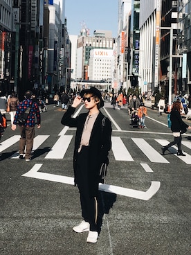 「MARC JACOBS（マークジェイコブス）のアイテム（ハンドバッグ）」を使った、Derek Dingさん（メンズ・173cm）の春コーディネート