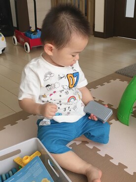 「combimini（コンビミニ）のアイテム（トップス）」を使った、Harutoさん（キッズ・80cm）の秋コーディネート