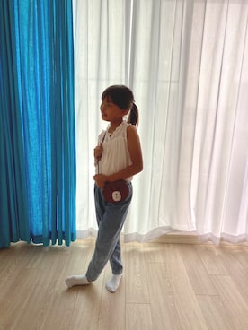 「kokomishopのアイテム（シャツ/ブラウス、ホワイト系）」を使った、依田瑠美さんの夏コーディネート