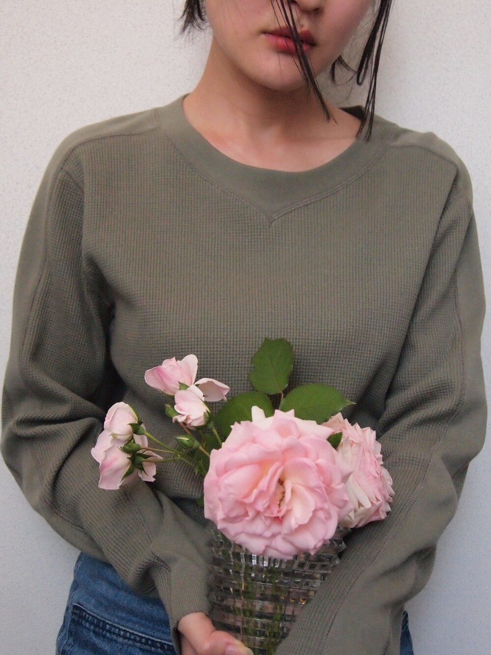 「サーマル、bodco、カーキ」｜「bodcoの【bodco】ボッコ/ LONG SLV. SWEAT TEE （Tシャツ/カットソー、グリーン系）」を使った、小林布結里さん（レディース・165cm）の春コーディネートの1枚目の写真