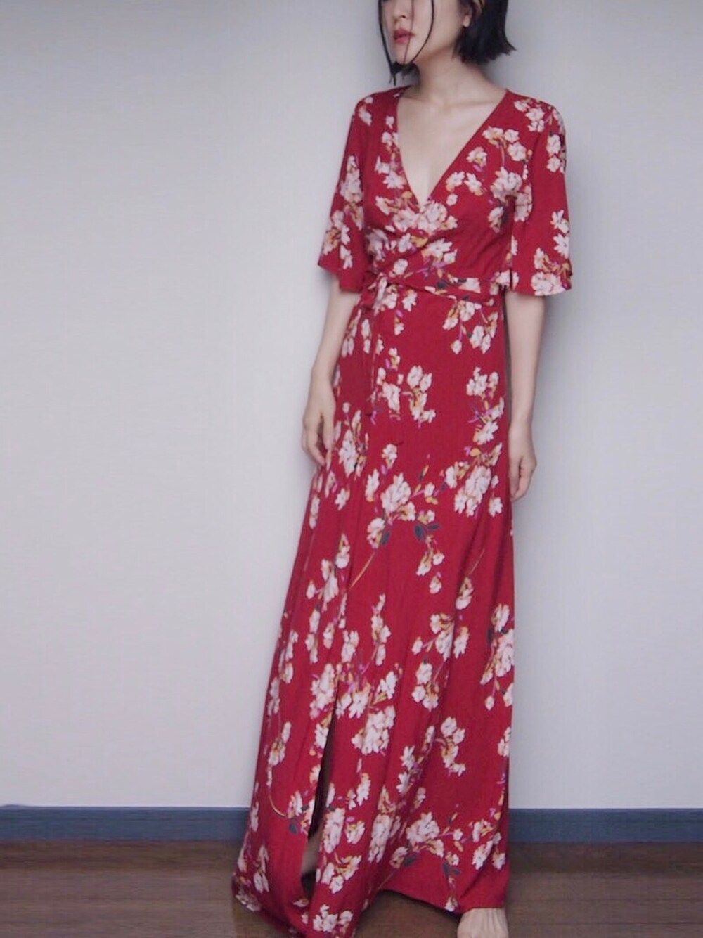 「USEDのアイテム（ワンピース/ドレス、レッド系）」を使った、小林布結里さん（レディース・165cm）の夏コーディネートの1枚目の写真