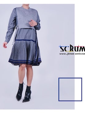 「グレーニット」｜「アイテム（ワンピース/ドレス）」を使った、SCRUMさん（レディース・160cm）の冬コーディネート