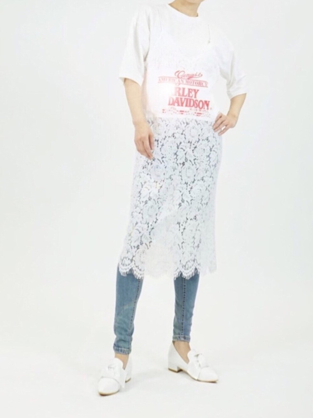 「大人カジュアル、レースワンピース、キャミワンピ、パンプス、休日コーデ、きれいめコーディネート、個性派、韓国風コーデ、夏コーデ、オトナ女子」｜「SCRUMのレース・キャミ・ワンピース・セット（ワンピース、ホワイト系）」を使った、SCRUMさん（レディース・161cm）の春コーディネートの1枚目の写真