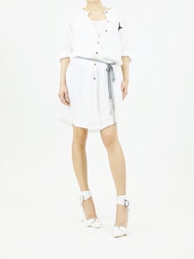 「バックプリント」｜「アイテム（ジャケット/アウター）」を使った、SCRUMさん（レディース・161cm）の夏コーディネート