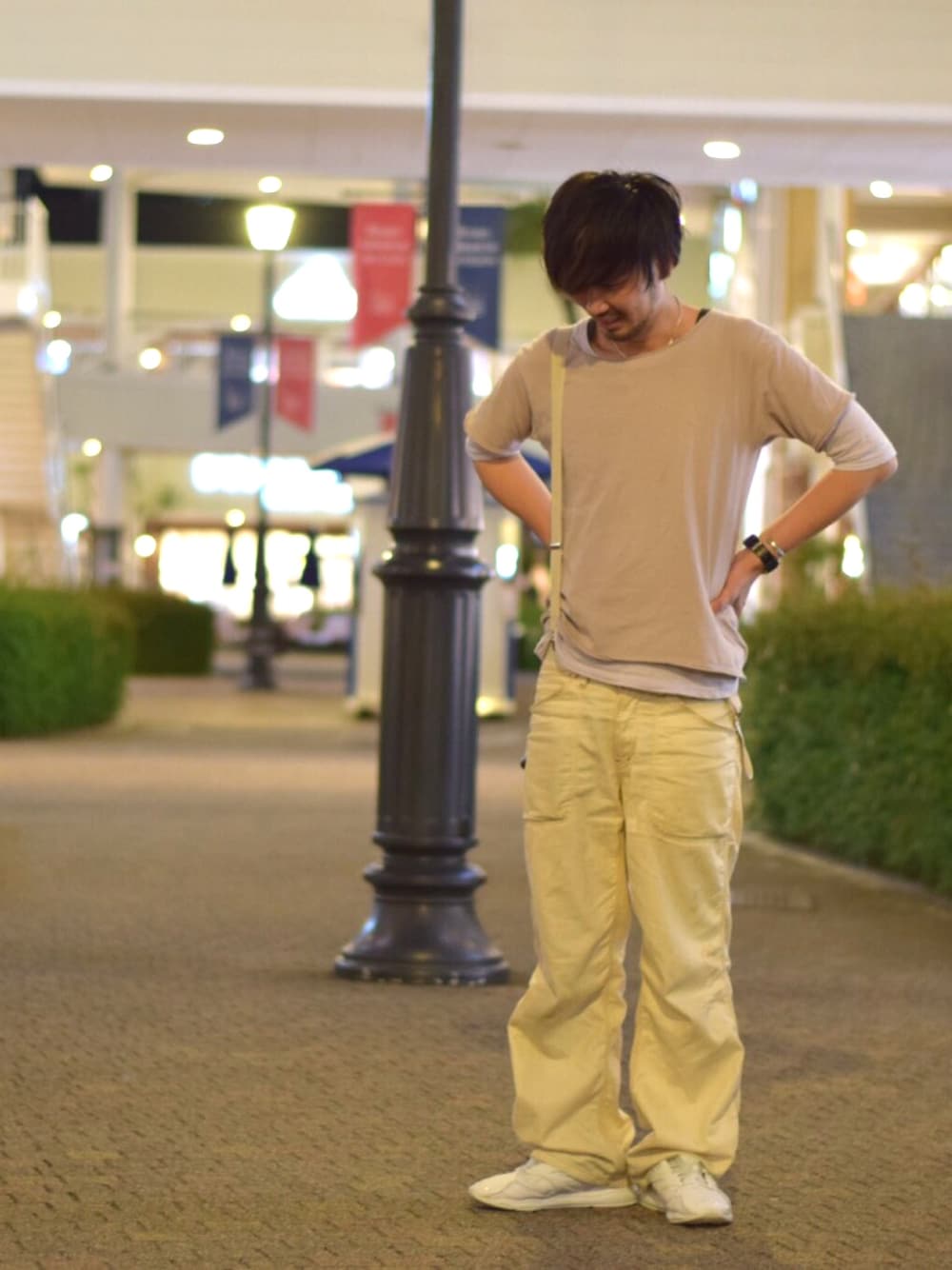 「春、シンプル、カジュアル、白コーデ、はるコーデ」｜「A vontageのアイテム（その他パンツ、ホワイト系）」を使った、Kazutoshi  Mukainoさん（メンズ・177cm）の春コーディネートの1枚目の写真