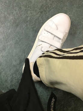 「adidas（アディダス）のスタンスミス [STAN SMITH CF] オリジナルス（スニーカー、ホワイト系）」を使った、Kazutoshi  Mukainoさん（メンズ・177cm）の冬コーディネート
