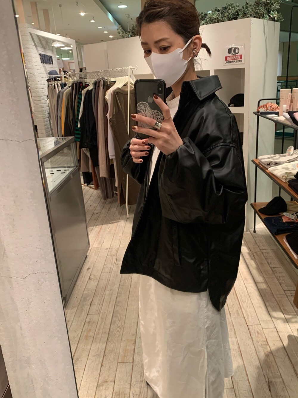 「エコレザー、レザージャケット、秋コーデ、シンプル、シンプルコーデ、ootd、カジュアルコーデ、カジュアル」｜「ZARAのアイテム（ブルゾン、ブラック系）」を使った、mikittyさん（レディース・160cm）の秋コーディネートの1枚目の写真