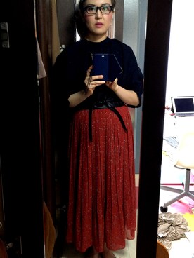 「UNIQLO（ユニクロ）のアイテム（スカート、レッド系）」を使った、いきものの聖絵さん（レディース・163cm）の秋コーディネート