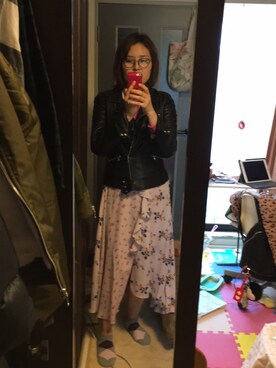 「ZARA（ザラ）のアイテム（ライダースジャケット、ブラック系）」を使った、いきものの聖絵さん（レディース・163cm）の冬コーディネート