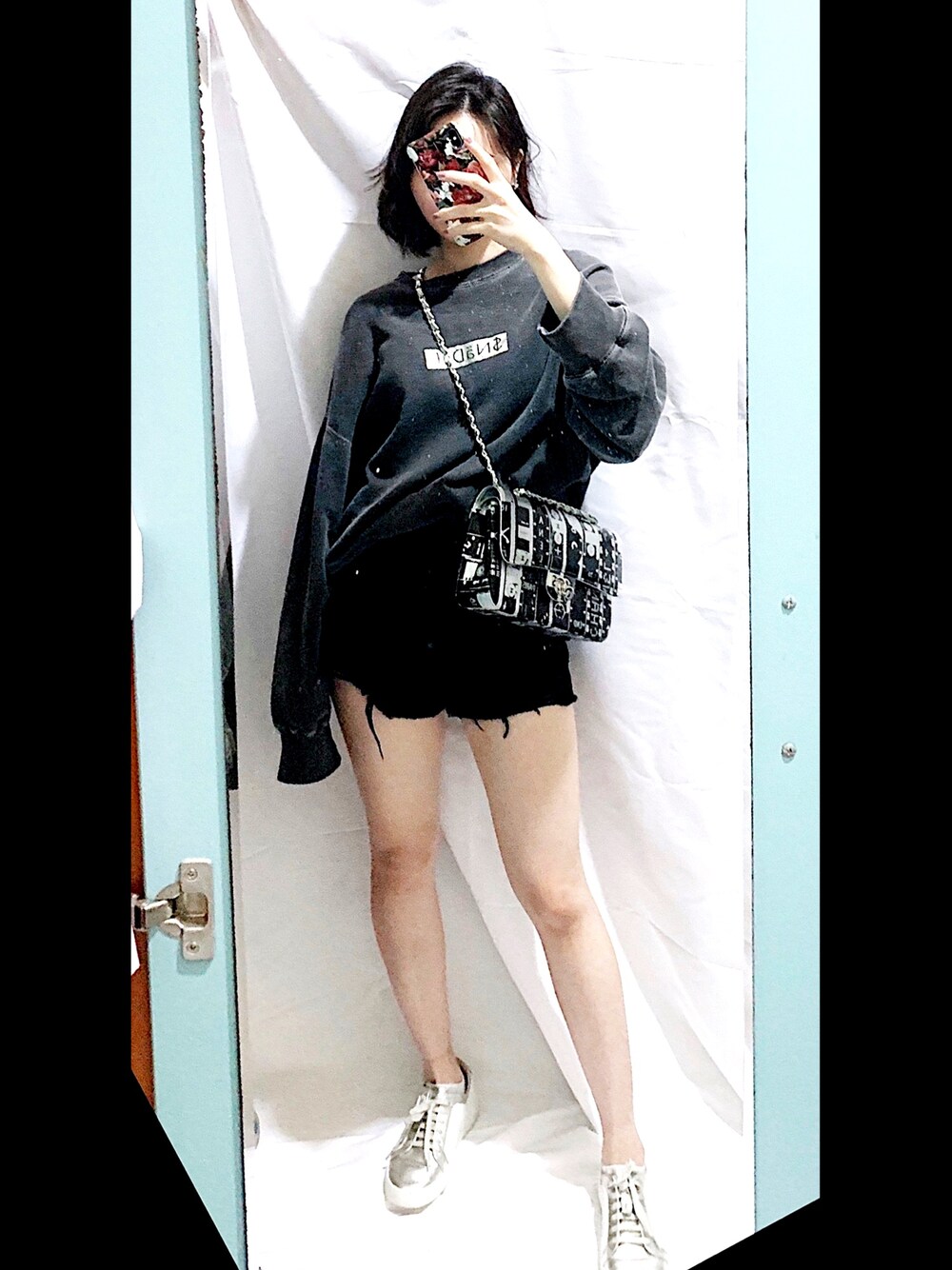 【コーデに映える＊】CHANEL スニーカー シルバー CHANELのスニーカー（シルバー系）を使った人気ファッション