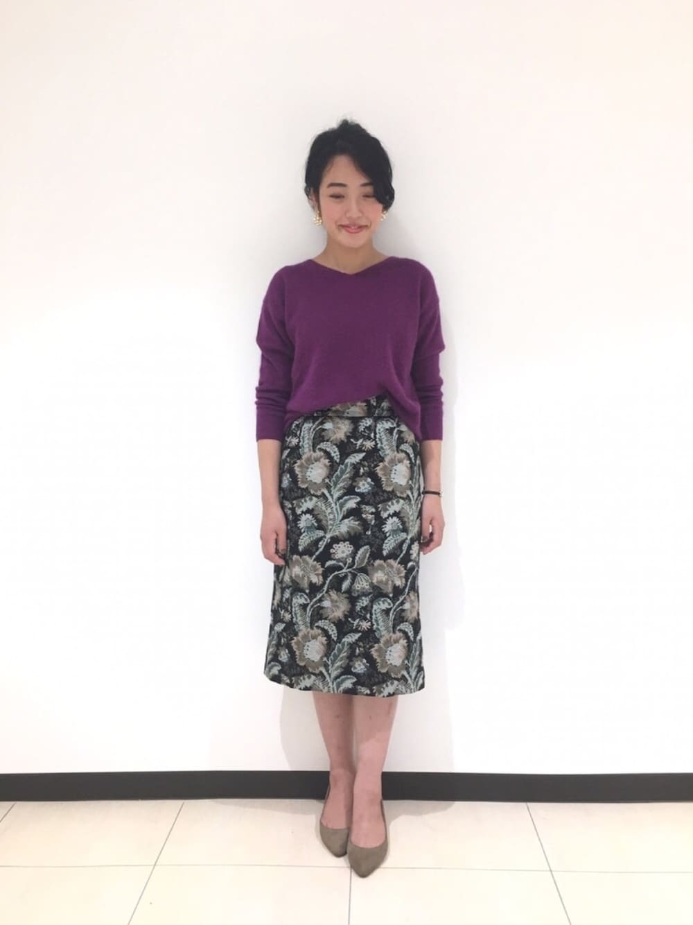 「テチチ(Te chichi)、Te chichi CLASSIC」｜「Te chichi CLASSICのフラワーラメジャガードスカート（スカート、ブラック系）」を使った、yumi.techichiさん（レディース・163cm）の秋コーディネートの1枚目の写真