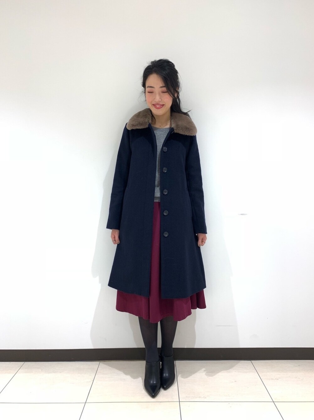 「テチチ(Te chichi)、アウター、ネイビー、グレー、プラム、Te chichi CLASSIC、コート、ニット、スカート」｜「Te chichi CLASSICのアイテム（ジャケット/アウター、ブルー系）」を使った、yumi.techichiさん（レディース・163cm）の秋コーディネートの1枚目の写真