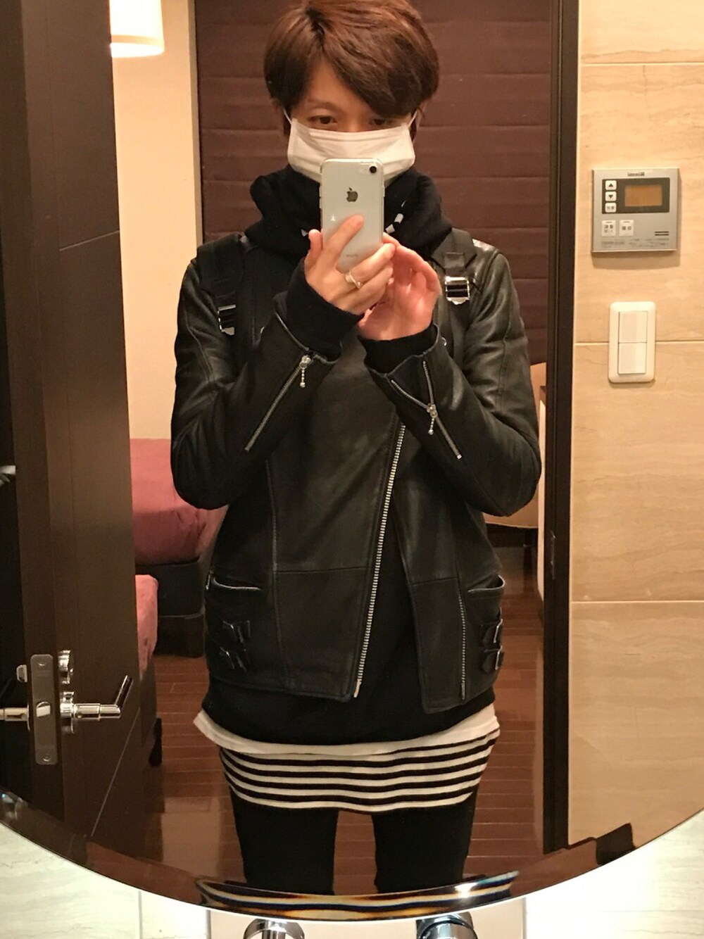 「supreme、UNIQLO、ユニクロ、LAD MUSICIAN、Martin Margiela、Chrome Hearts、モノトーン、モード、ライダース」｜「Supreme のアイテム（ネックウォーマー/スヌード、ブラック系）」を使った、alpakaさん（メンズ・170cm）の秋コーディネートの1枚目の写真