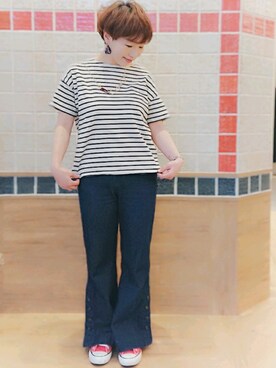 「earth music&ecology（アースミュージックアンドエコロジー）のサイドボタンパンツ 〇（デニムパンツ）」を使った、immisaさん（レディース・154cm）の春コーディネート