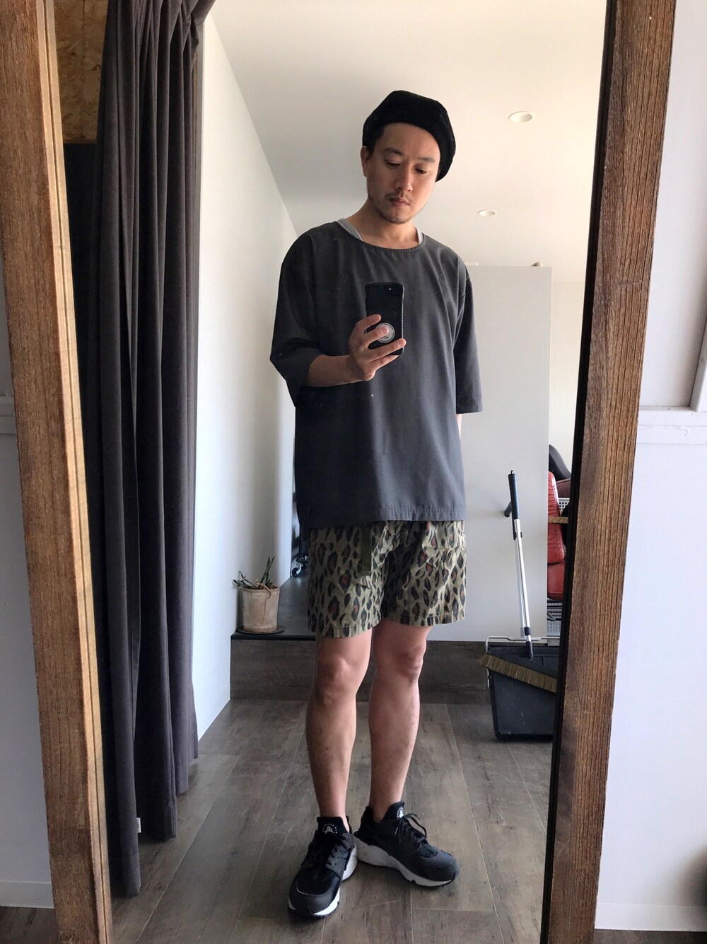 「肌ウーノ、オトナカジュアル、PR、ビッグシルエット、静岡、浜松、美容師、パパコーデ、メンズ」｜「SENSE OF PLACE by URBAN RESEARCHのTRボリュームプルオーバー（シャツ/ブラウス、グレー系）」を使った、tkoさん（メンズ・175cm）の春コーディネートの1枚目の写真