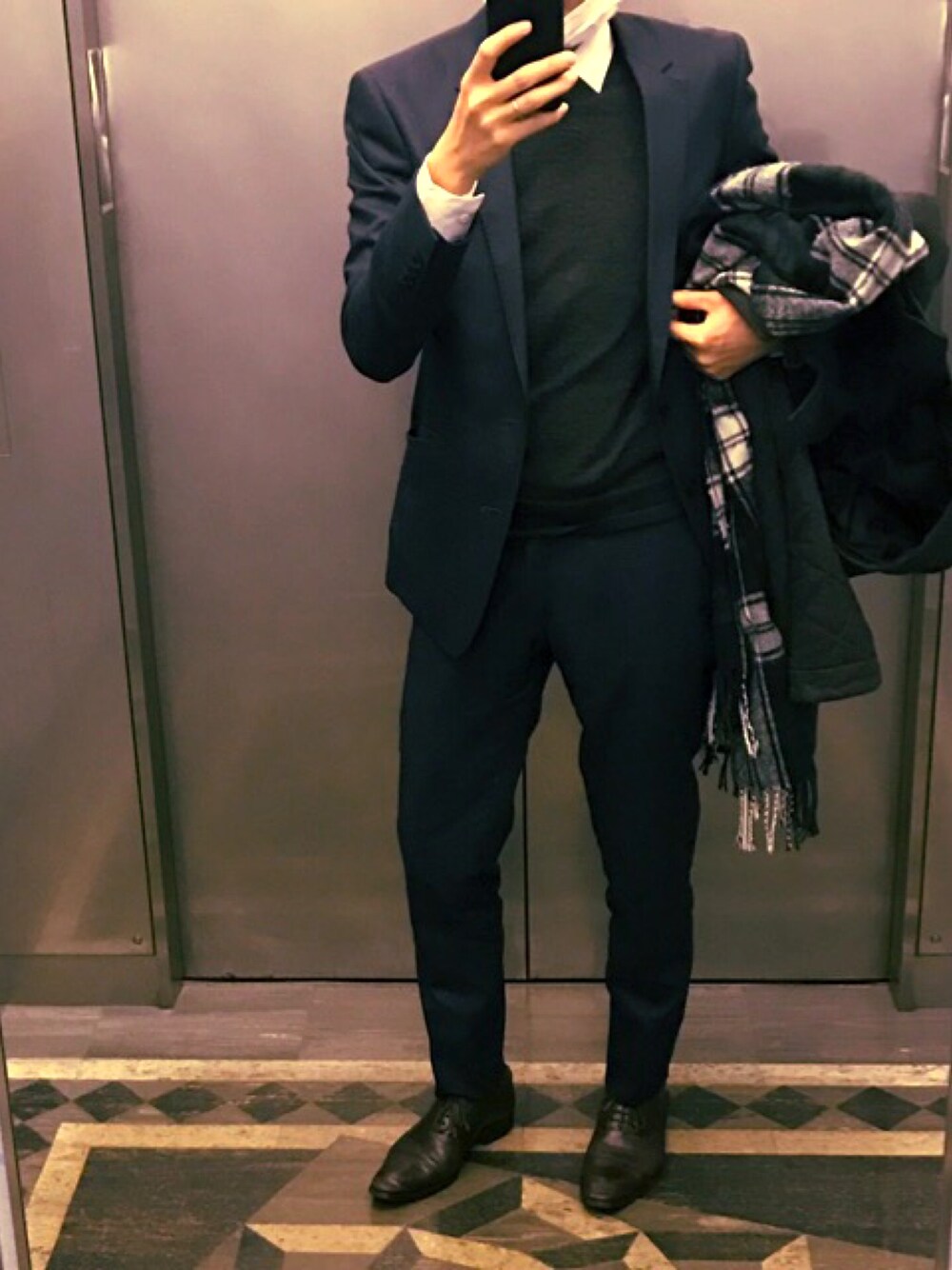 「スーツ」｜「suit selectのアイテム（セットアップ、ブルー系）」を使った、kさん（メンズ・165cm）の冬コーディネートの1枚目の写真