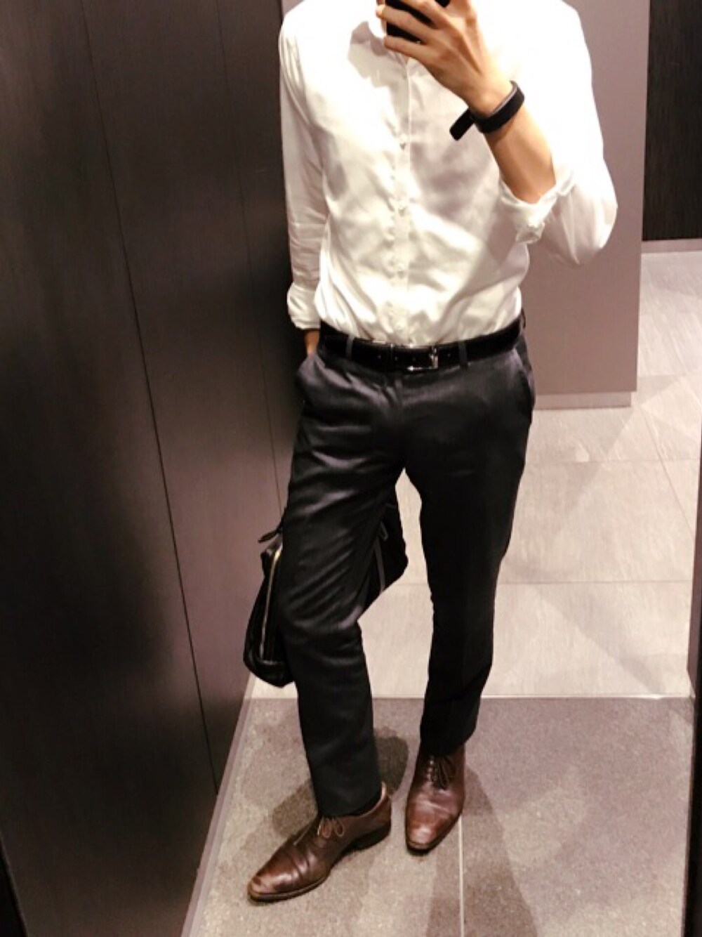 「suit selectのアイテム（セットアップ、グレー系）」を使った、kさん（メンズ・165cm）の夏コーディネートの1枚目の写真