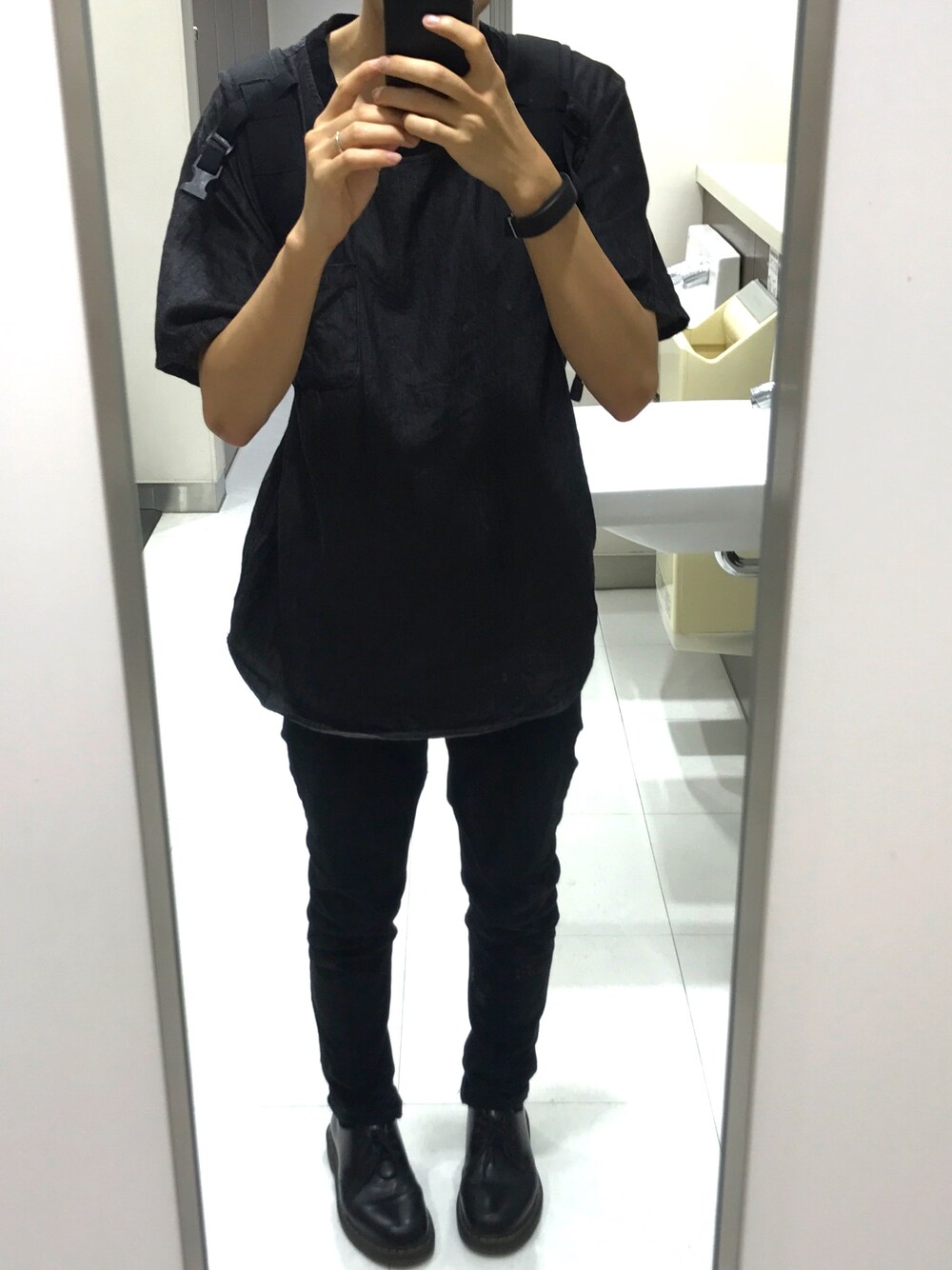 「GUのアイテム（Tシャツ/カットソー、ブラック系）」を使った、kさん（メンズ・165cm）の夏コーディネートの1枚目の写真