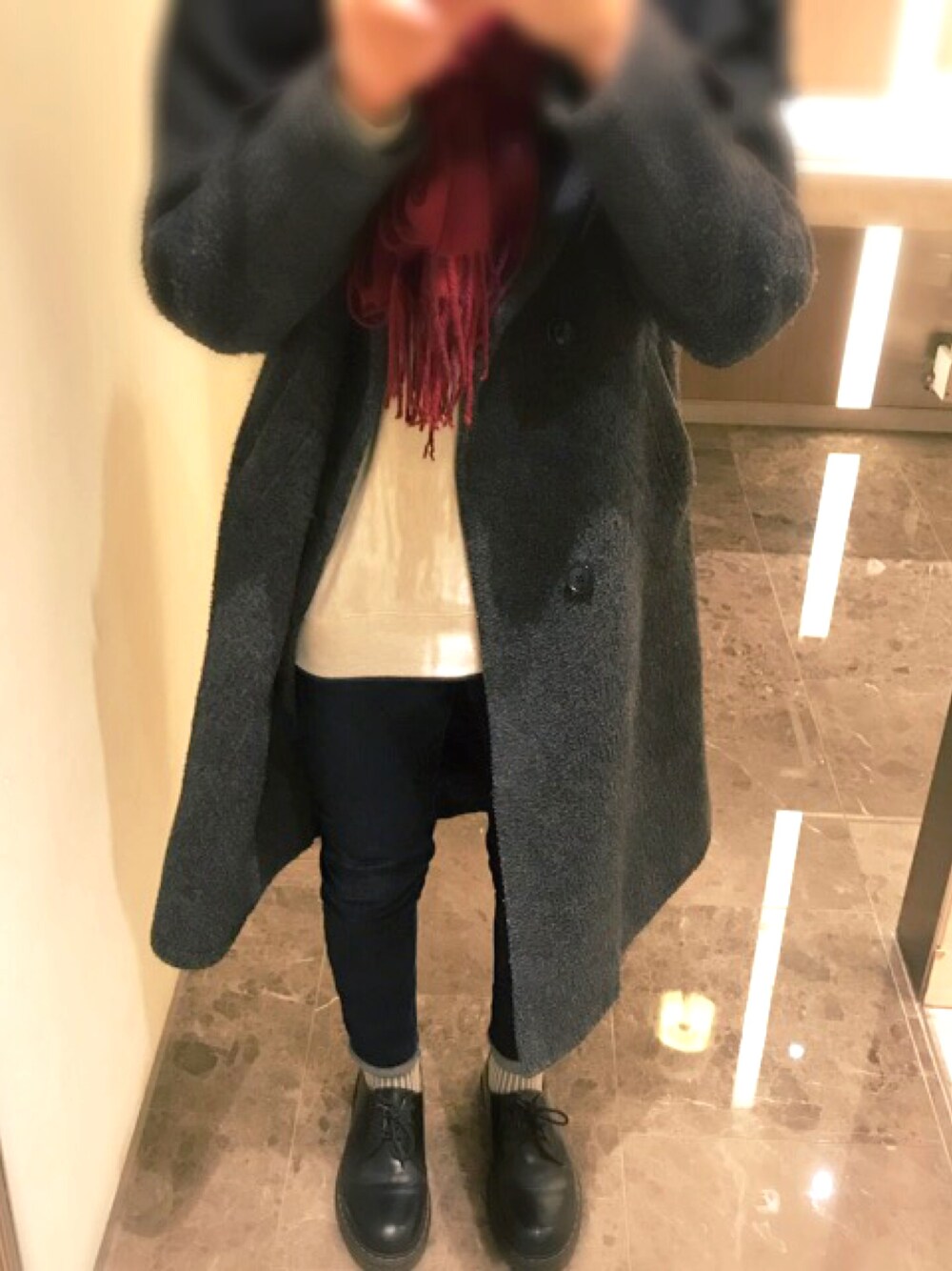 「HAREのオーバーコート(HARE)（チェスターコート、グレー系）」を使った、kさん（メンズ・165cm）の冬コーディネートの1枚目の写真