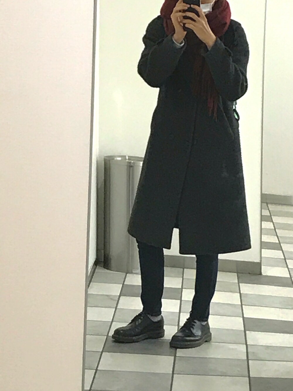 「HAREのオーバーコート(HARE)（チェスターコート、グレー系）」を使った、kさん（メンズ・165cm）の冬コーディネートの1枚目の写真