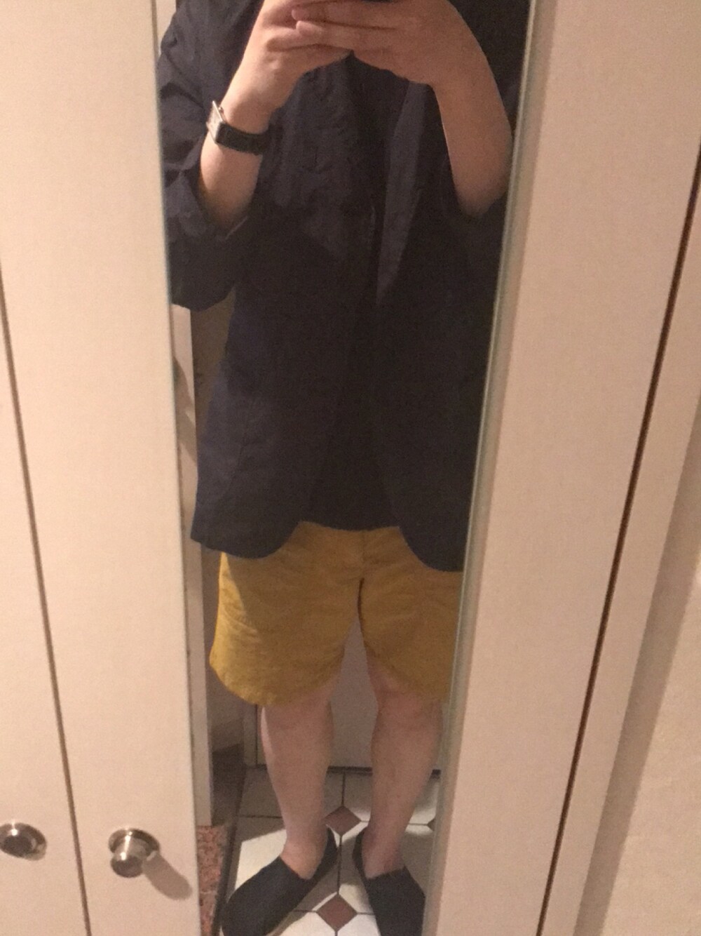 「UNIQLOのMEN スーピマコットンクルーネックT（半袖）A（Tシャツ/カットソー、ブラック系）」を使った、yunyun_jpさん（メンズ・177cm）の夏コーディネートの1枚目の写真