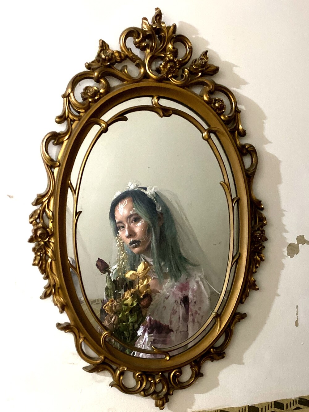「halloween、Cute、NYC、ootd、white、headband、VINTAGE、flower、pearl、red」｜「TheAsianMermaidのアイテム（カチューシャ、ホワイト系）」を使った、Arieoさん（レディース・168cm）の秋コーディネートの1枚目の写真