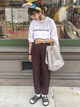 「シアタープロダクツ(THEATRE PRODUCTS)」｜「アイテム（スラックス）」を使った、kaakoさん（レディース・151cm）の夏コーディネート