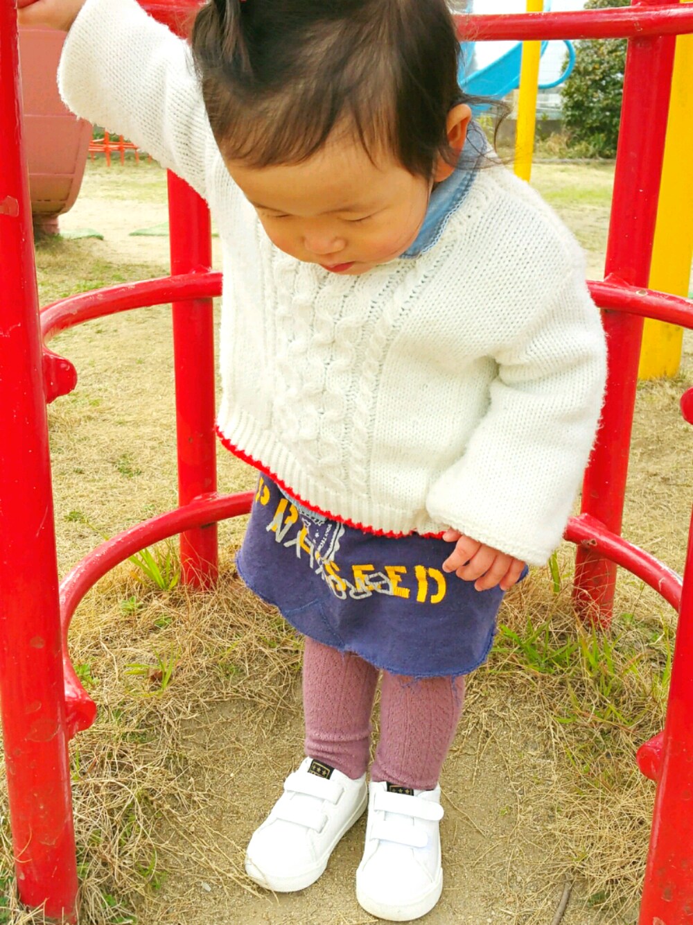 「スプリングSENSEOFPLACE、SENSE OF PLACE by URBAN RESEAR、New Balance、シンプル、H&M、BeBe、シャツスタイル」｜「H&Mのアイテム（シャツ/ブラウス、ブルー系）」を使った、4zu9さん（キッズ・80cm）の春コーディネートの1枚目の写真