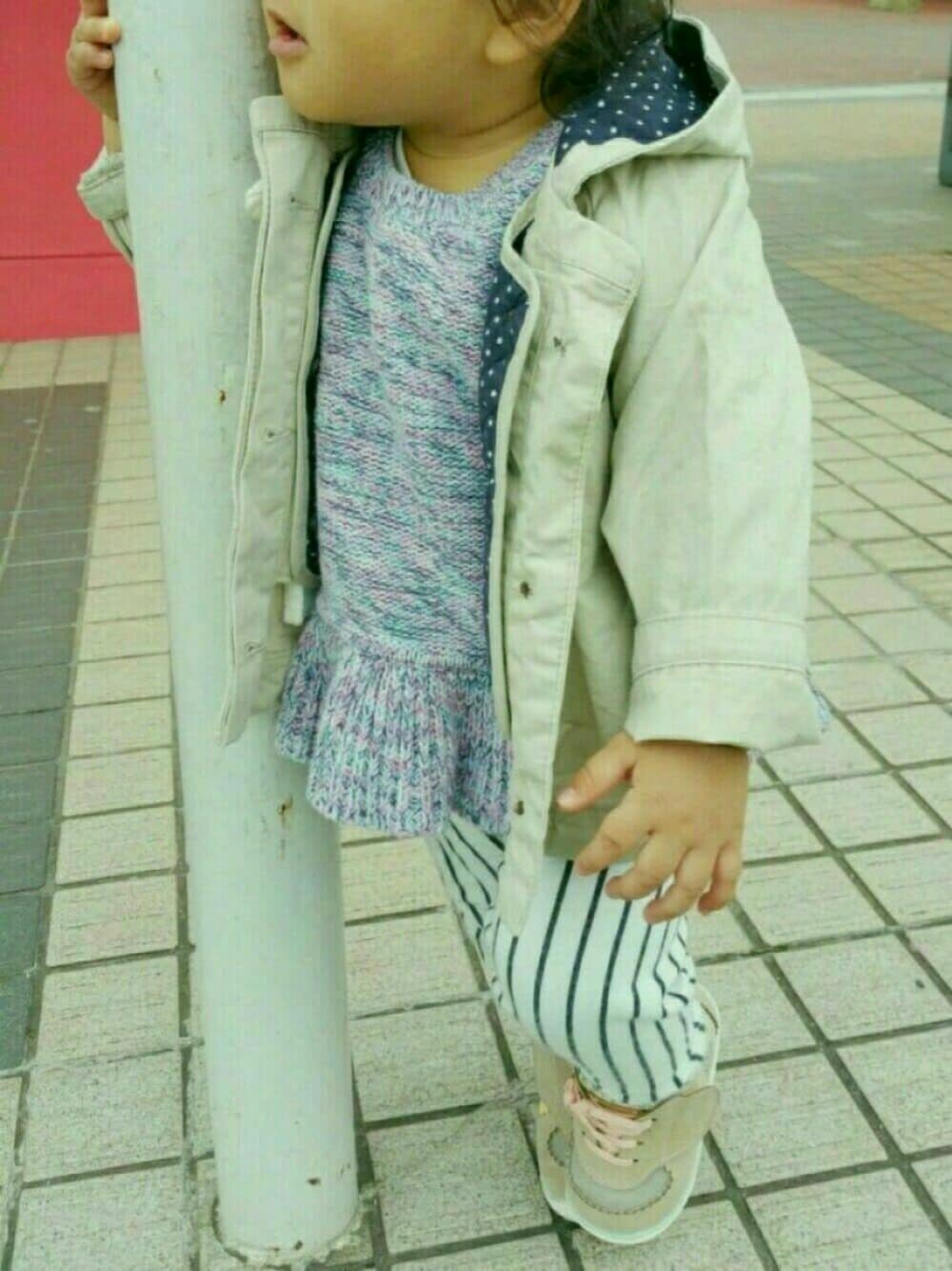 「シンプルコーデ、GAP、GAPbaby、story、カジュアル、スプリングSENSEOFPLACE、babygap、UNIQLO、１歳８ヶ月」｜「STORYの13cm（スニーカー、ベージュ系）」を使った、4zu9さん（キッズ・80cm）の春コーディネートの1枚目の写真