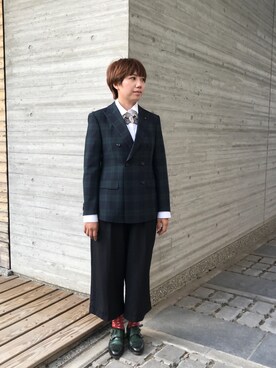 「アイテム（シューケア用品、グリーン系）」を使った、YIWENさん（レディース・165cm）の秋コーディネート