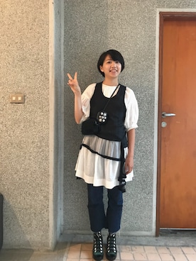 「TOGA PULLA（トーガ　プルラ）のアイテム（ボディバッグ/ウエストポーチ）」を使った、YIWENさん（レディース・165cm）の秋コーディネート