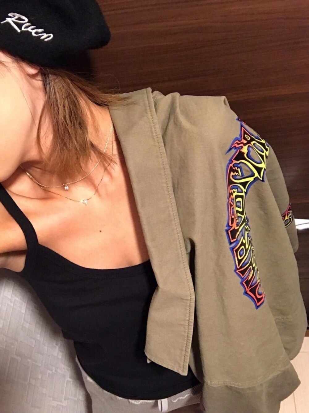 「ootd、rvca、moussy、ローリーズファーム(LOWRYS FARM)、ミリタリージャケット、ベレー帽、VANS、oldskool、カジュアル」｜「RVCAのRVCA レディース RVCA FELT BERET ハット（ハンチング/ベレー帽、ブラック系）」を使った、ENUさん（レディース・165cm）の秋コーディネートの1枚目の写真