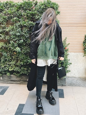 「PRADA（プラダ）のアイテム（その他シューズ）」を使った、bofaさん（レディース・169cm）の冬コーディネート