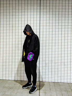 「PLEASURES（プレジャー）のアイテム（バッグ）」を使った、Wakaさん（メンズ・181cm）の春コーディネート