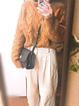 「GU（ジーユー）のアイテム（パンツ、ホワイト系）」を使った、Uichanさん（レディース・162cm）の秋コーディネート