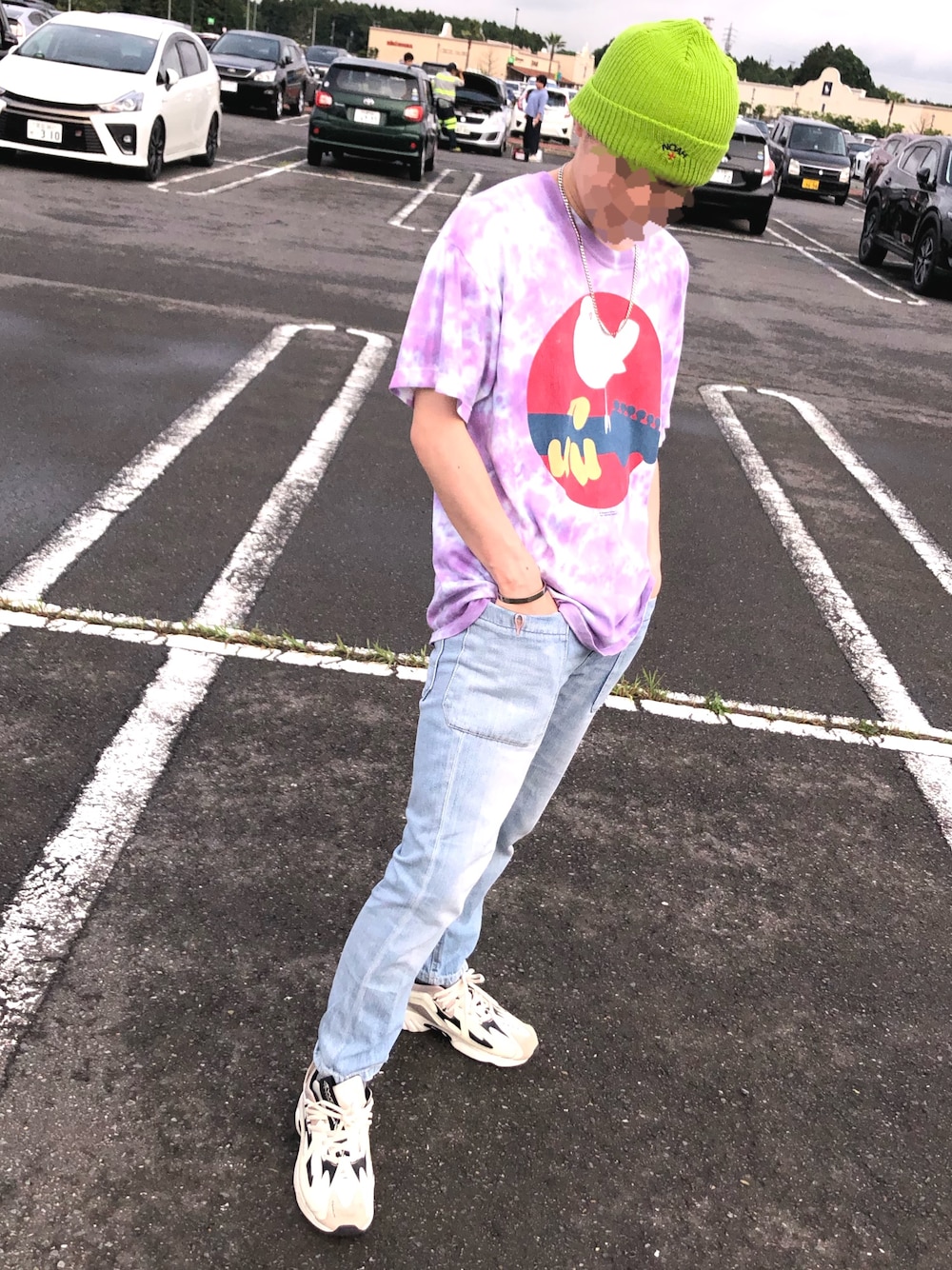 「タイダイ柄、ビッグT、Tシャツ、休日スタイル、低身長」｜「NOAHのアイテム（ニットキャップ/ビーニー、グリーン系）」を使った、きよまるさん（メンズ・165cm）の夏コーディネートの1枚目の写真
