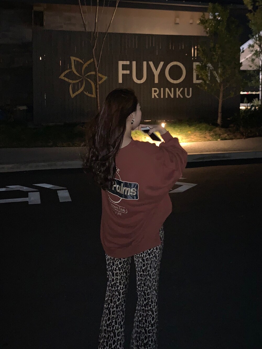 「GYDAコーデ、GYDA、秋服」｜「GYDAのRoyalPalmsスウェットドルマンTOPS（スウェット、オレンジ系）」を使った、miyuさん（レディース・150cm）の秋コーディネートの1枚目の写真
