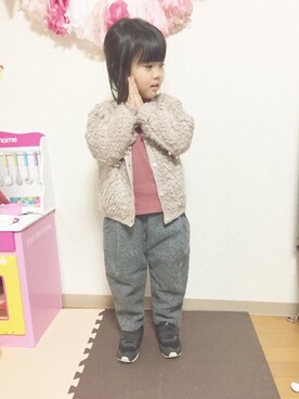 「CIAOPANIC TYPY（チャオパニックティピー）の【親子お揃い】ループクルーカーディガン（ニット/セーター、ピンク系）」を使った、miii☺︎さん（キッズ・100cm）の冬コーディネート