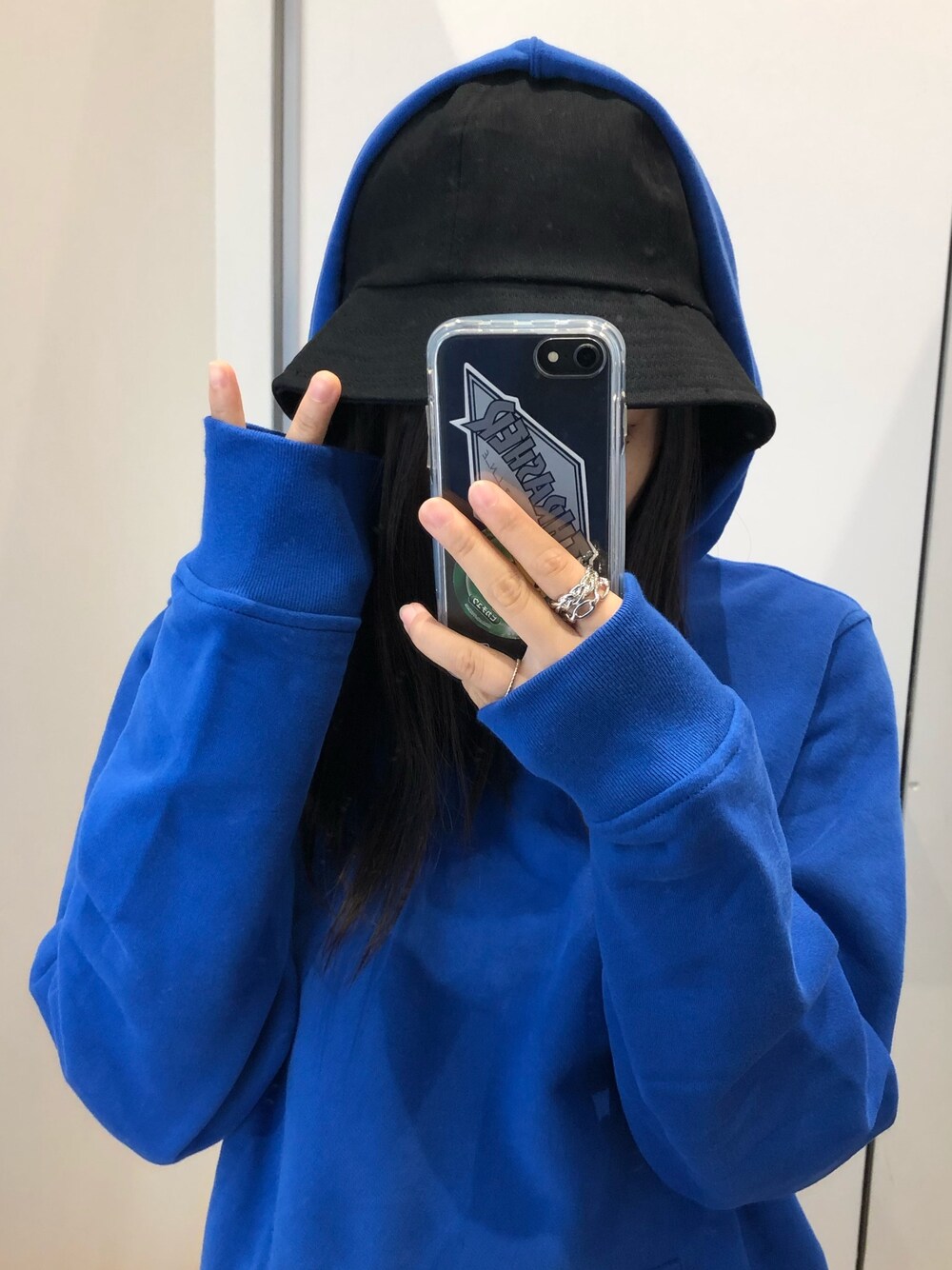 「パーカー、ラフ、青、blue、シルバーアクセサリー、夏から秋へ」｜「GAPのアイテム（パーカー、ブルー系）」を使った、asomomoさん（レディース・157cm）の夏コーディネートの1枚目の写真