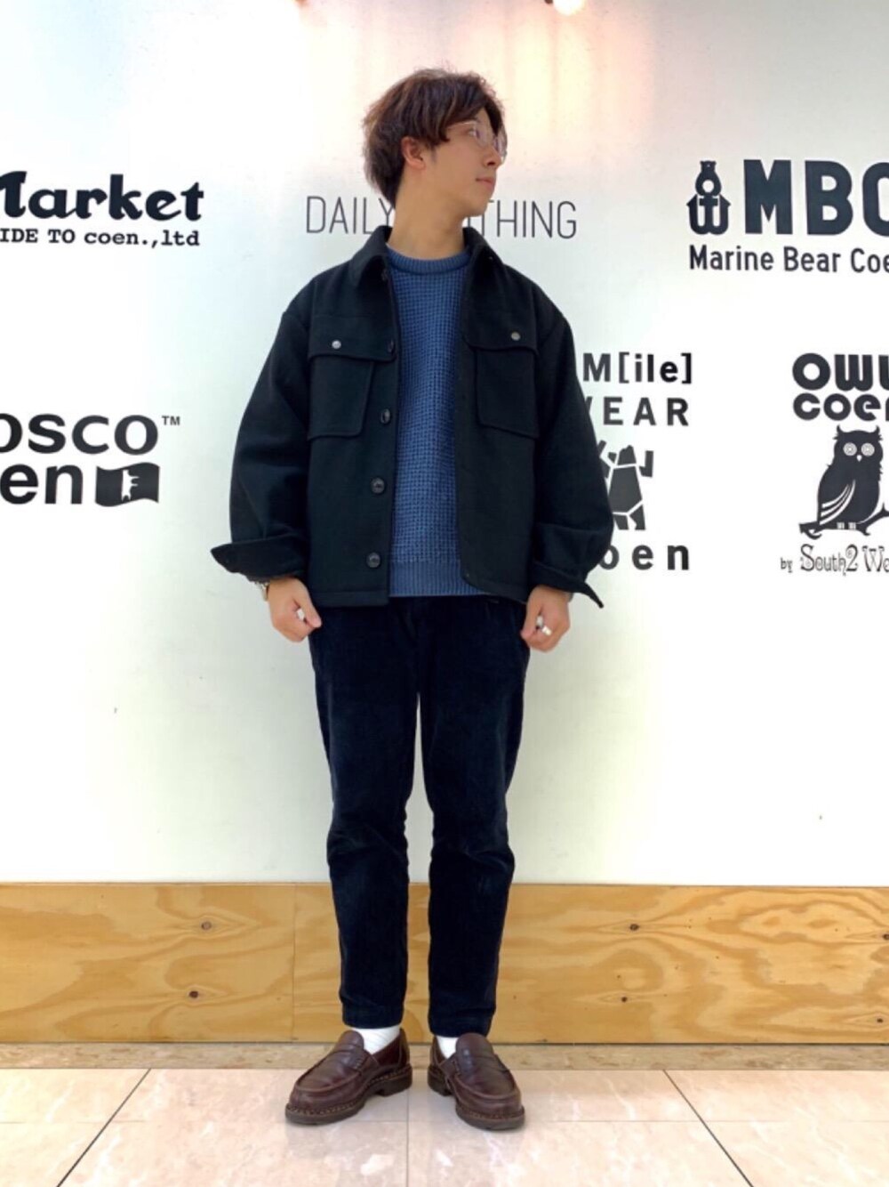 「ブラックコーデ、CPOジャケット、ワッフルニット、コーエン、coenスタッフスタイリング、SALEコーデ、Paraboot、reims、パラブーツ ランス」｜「coenのストレッチコーデュロイテーパードイージーパンツ（その他パンツ、ブルー系）」を使った、coen わきやまさん（メンズ・173cm）の秋コーディネートの1枚目の写真